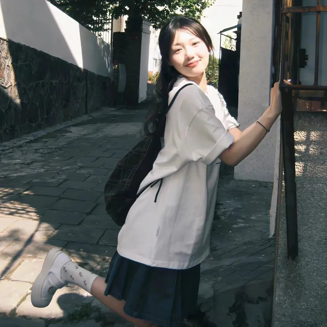 两个人一双手